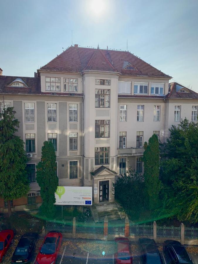 Cozy Apartment In The City Centre Next To Dom Square Szeged Ngoại thất bức ảnh